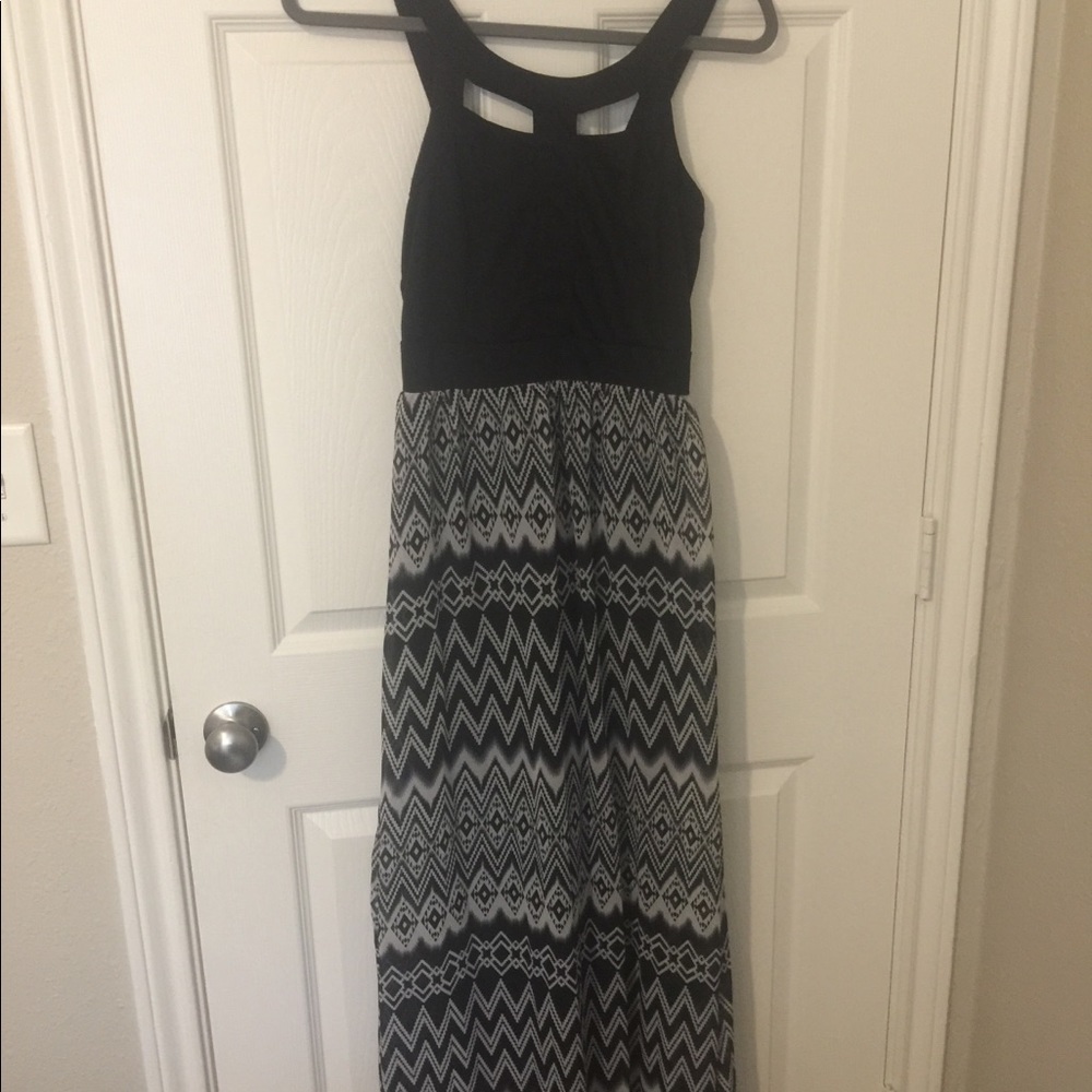 Long maxi dress zig zag pattern